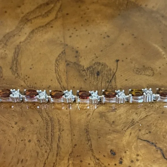 Vintage Avon Silver Tone Tennis Bracelet Garnet And Clear Rhinestone 8.5" - Picture 4 of 5